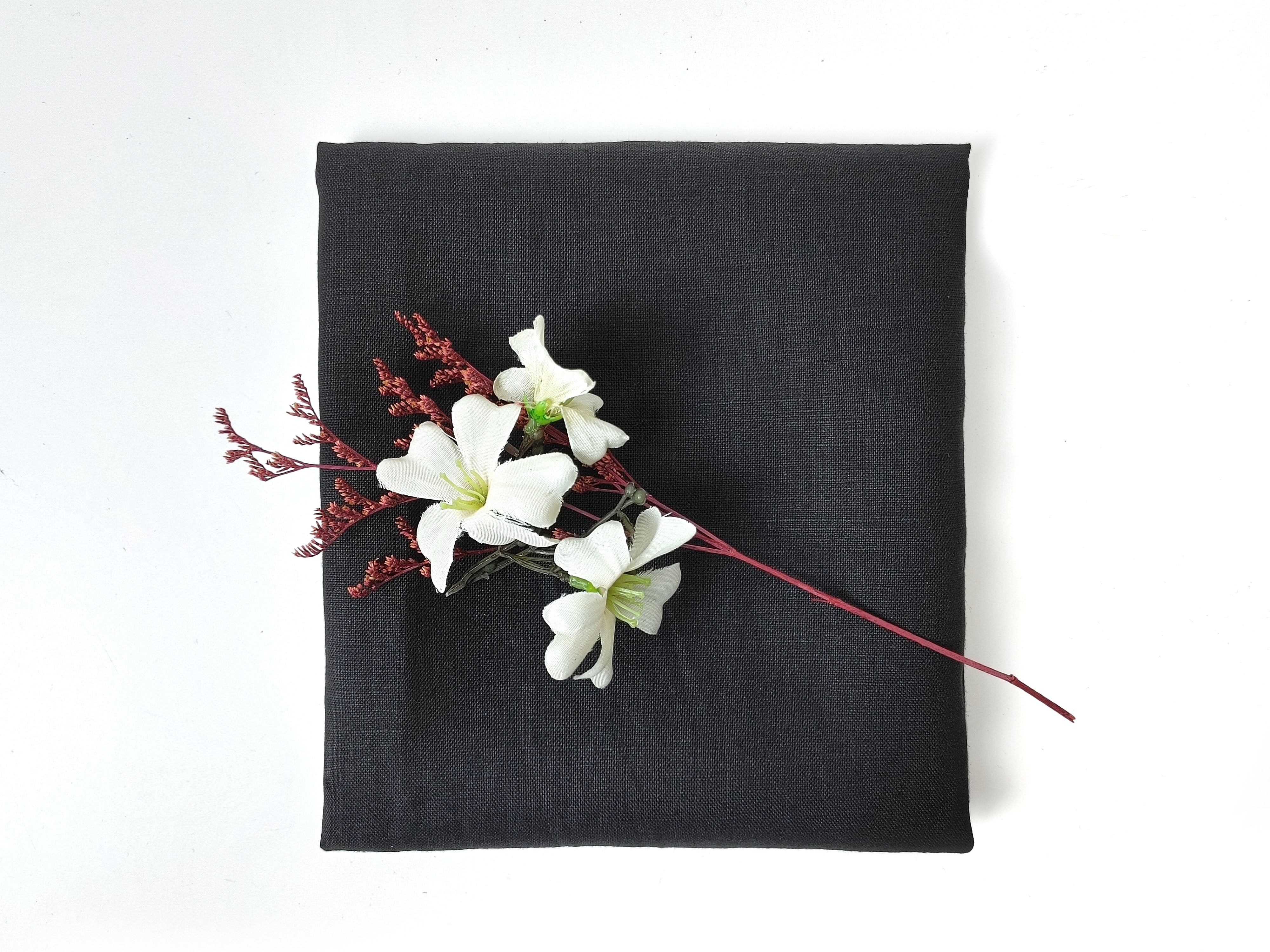 The Sal Short / Black (100% Linen)